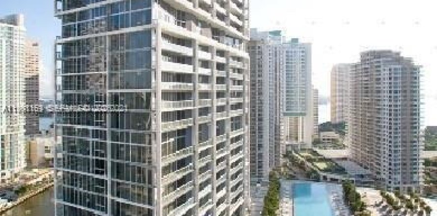 Кондоминиум с 2 спальнями в Майами, Флорида № 2057450