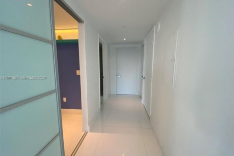 Снять в аренду кондоминиум в Майами, Флорида 2 спальни, 153.66м2, № 2057450 - фото 18