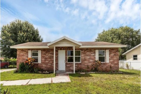 Casa en alquiler en Bradenton, Florida, 3 dormitorios, 115.94 m2 № 1912997 - foto 1