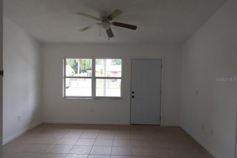 Casa en alquiler en Bradenton, Florida, 3 dormitorios, 115.94 m2 № 1912997 - foto 2