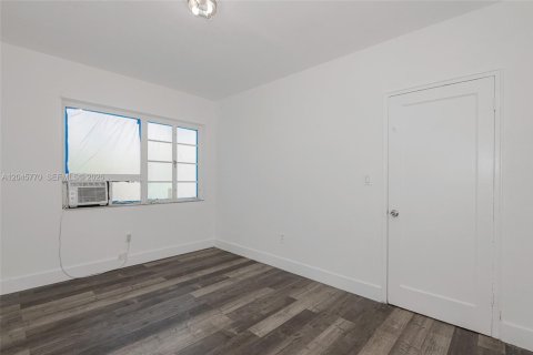 Copropriété à vendre à Miami Beach, Floride: 1 chambre, 53.6 m2 № 2242392 - photo 12