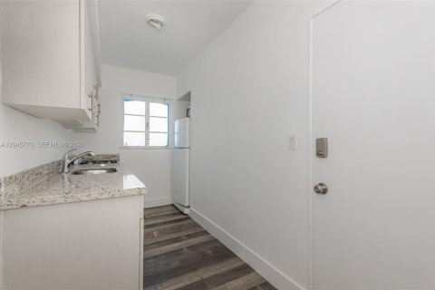 Copropriété à vendre à Miami Beach, Floride: 1 chambre, 53.6 m2 № 2242392 - photo 4