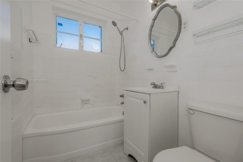 Copropriété à vendre à Miami Beach, Floride: 1 chambre, 53.6 m2 № 2242392 - photo 15