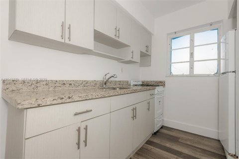 Copropriété à vendre à Miami Beach, Floride: 1 chambre, 53.6 m2 № 2242392 - photo 6