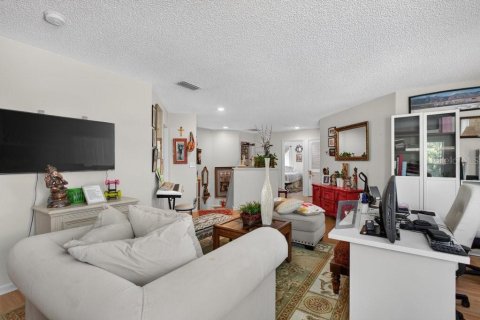 House in Palm Coast, Florida 4 bedrooms, 269.6 sq.m. № 2200223 - photo 24
