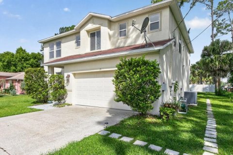 House in Palm Coast, Florida 4 bedrooms, 269.6 sq.m. № 2200223 - photo 4