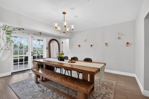 House in Jupiter, Florida 4 bedrooms, 183.95 sq.m. № 2068833 - photo 24