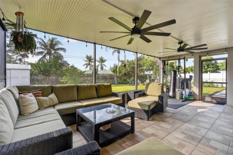 House in Jupiter, Florida 4 bedrooms, 183.95 sq.m. № 2068833 - photo 16