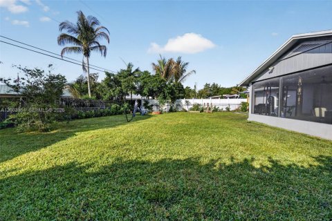 House in Jupiter, Florida 4 bedrooms, 183.95 sq.m. № 2068833 - photo 7