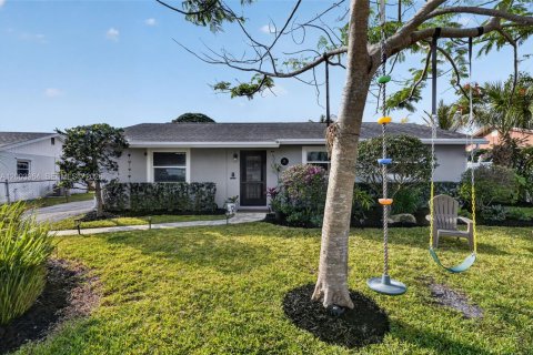 House in Jupiter, Florida 4 bedrooms, 183.95 sq.m. № 2068833 - photo 5