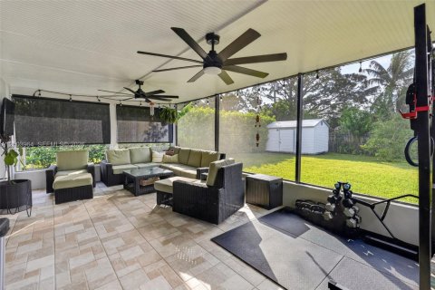 House in Jupiter, Florida 4 bedrooms, 183.95 sq.m. № 2068833 - photo 17