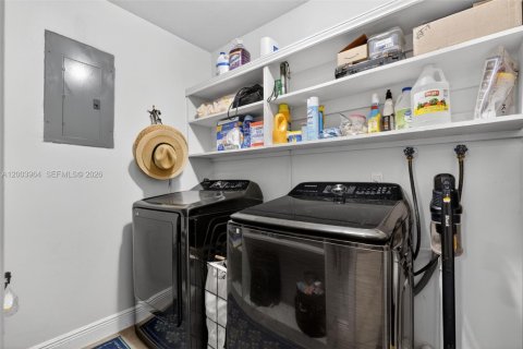 House in Jupiter, Florida 4 bedrooms, 183.95 sq.m. № 2068833 - photo 27