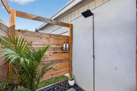 House in Jupiter, Florida 4 bedrooms, 183.95 sq.m. № 2068833 - photo 14