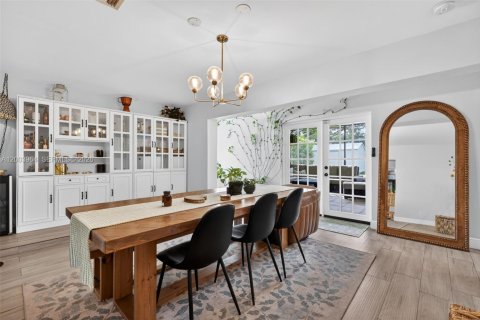 House in Jupiter, Florida 4 bedrooms, 183.95 sq.m. № 2068833 - photo 26