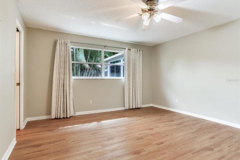 House in Seminole, Florida 3 bedrooms, 152.45 sq.m. № 1919616 - photo 22