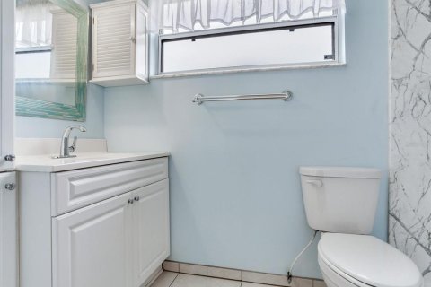 House in Seminole, Florida 3 bedrooms, 152.45 sq.m. № 1919616 - photo 24