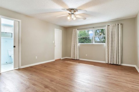 House in Seminole, Florida 3 bedrooms, 152.45 sq.m. № 1919616 - photo 20