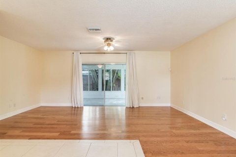 House in Seminole, Florida 3 bedrooms, 152.45 sq.m. № 1919616 - photo 5