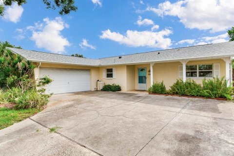 House in Seminole, Florida 3 bedrooms, 152.45 sq.m. № 1919616 - photo 3