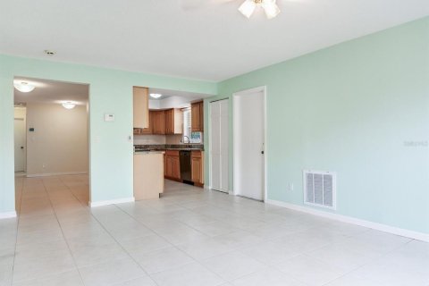 House in Seminole, Florida 3 bedrooms, 152.45 sq.m. № 1919616 - photo 19