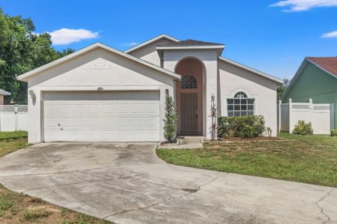 House in Orlando, Florida 3 bedrooms, 124.12 sq.m. № 1825039 - photo 1