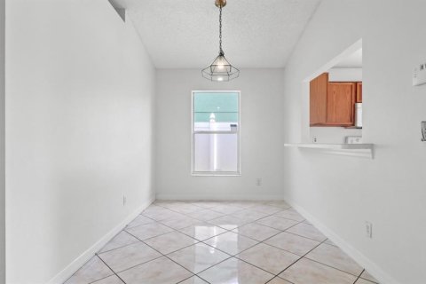 House in Orlando, Florida 3 bedrooms, 124.12 sq.m. № 1825039 - photo 8