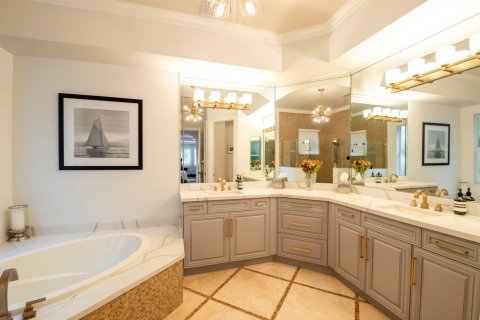 Casa en venta en West Palm Beach, Florida, 5 dormitorios, 371.7 m2 № 2328947 - foto 29
