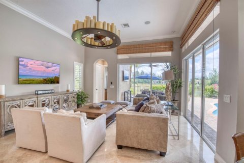 Casa en venta en West Palm Beach, Florida, 5 dormitorios, 371.7 m2 № 2328947 - foto 18