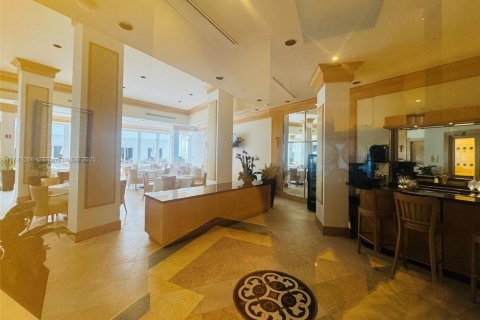 Condo in Bal Harbour, Florida, 2 bedrooms  № 1729592 - photo 30