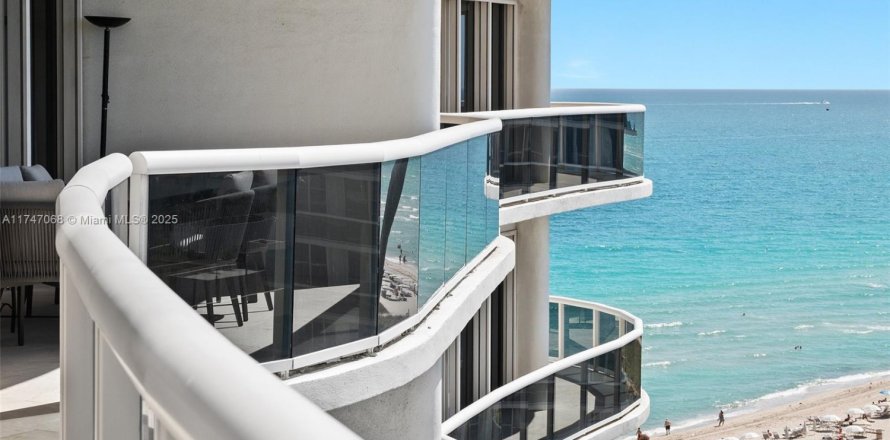 Condo in Bal Harbour, Florida, 2 bedrooms  № 1729592