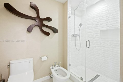Condo in Bal Harbour, Florida, 2 bedrooms  № 1729592 - photo 21