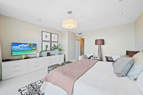 Condo in Bal Harbour, Florida, 2 bedrooms  № 1729592 - photo 17