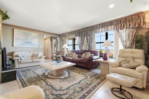 Villa ou maison à vendre à Ormond Beach, Floride: 3 chambres, 207.08 m2 № 2144018 - photo 9