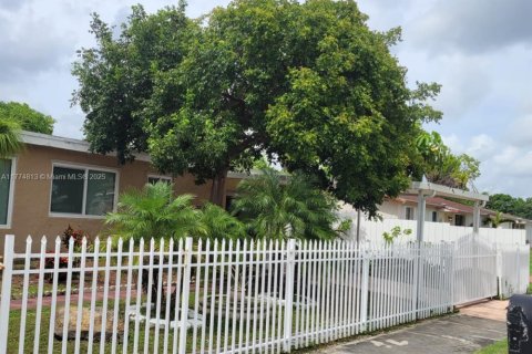 Casa en venta en Homestead, Florida, 4 dormitorios, 153.29 m2 № 1861595 - foto 3