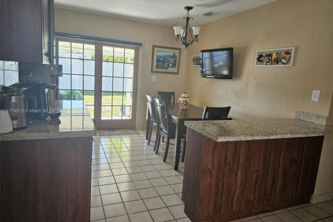 Casa en venta en Homestead, Florida, 4 dormitorios, 153.29 m2 № 1861595 - foto 10