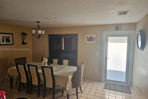 Casa en venta en Homestead, Florida, 4 dormitorios, 153.29 m2 № 1861595 - foto 13