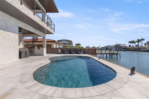 House in Saint Petersburg, Florida 4 bedrooms, 247.03 sq.m. № 2234359 - photo 28