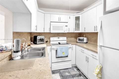 Купить кондоминиум в Хайалиа, Флорида 2 спальни, 95.22м2, № 1960482 - фото 4