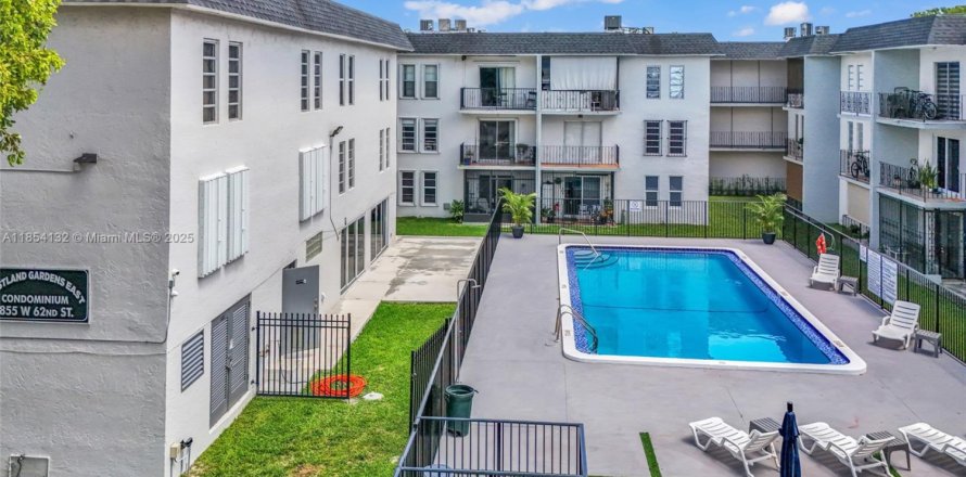 Кондоминиум с 2 спальнями в Хайалиа, Флорида № 1960482