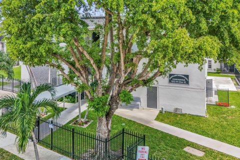 Купить кондоминиум в Хайалиа, Флорида 2 спальни, 95.22м2, № 1960482 - фото 28