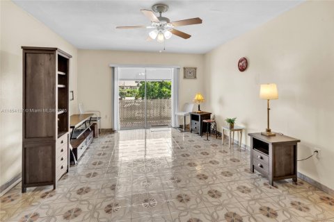 Купить кондоминиум в Хайалиа, Флорида 2 спальни, 95.22м2, № 1960482 - фото 3