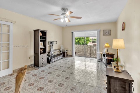 Купить кондоминиум в Хайалиа, Флорида 2 спальни, 95.22м2, № 1960482 - фото 2