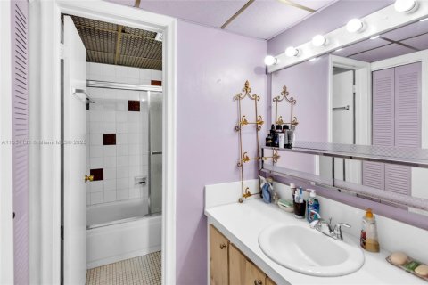 Купить кондоминиум в Хайалиа, Флорида 2 спальни, 95.22м2, № 1960482 - фото 12