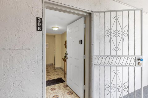 Купить кондоминиум в Хайалиа, Флорида 2 спальни, 95.22м2, № 1960482 - фото 18