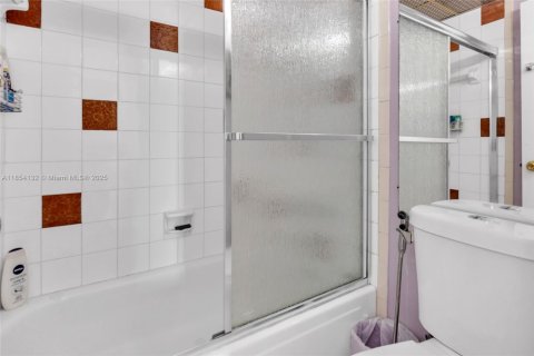 Купить кондоминиум в Хайалиа, Флорида 2 спальни, 95.22м2, № 1960482 - фото 13