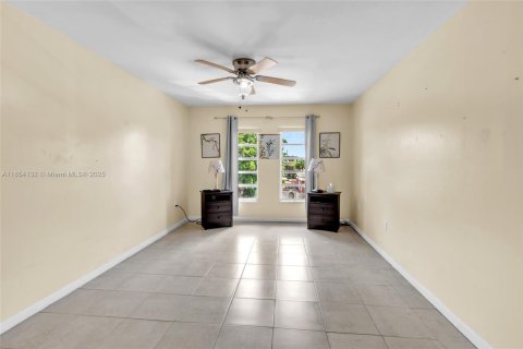 Купить кондоминиум в Хайалиа, Флорида 2 спальни, 95.22м2, № 1960482 - фото 9