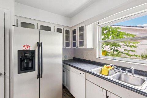 Villa ou maison à vendre à Tampa, Floride: 4 chambres, 153.85 m2 № 1884027 - photo 9