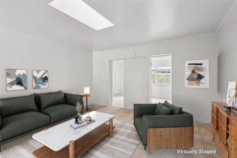 Villa ou maison à vendre à Tampa, Floride: 4 chambres, 153.85 m2 № 1884027 - photo 2