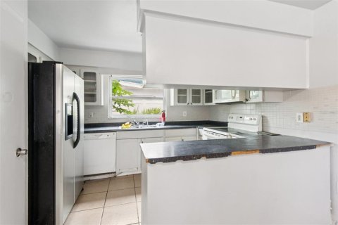 Villa ou maison à vendre à Tampa, Floride: 4 chambres, 153.85 m2 № 1884027 - photo 7