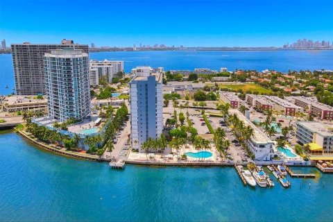 Снять в аренду кондоминиум в Майами-Бич, Флорида 1 спальня, 98.2м2, № 2013188 - фото 2